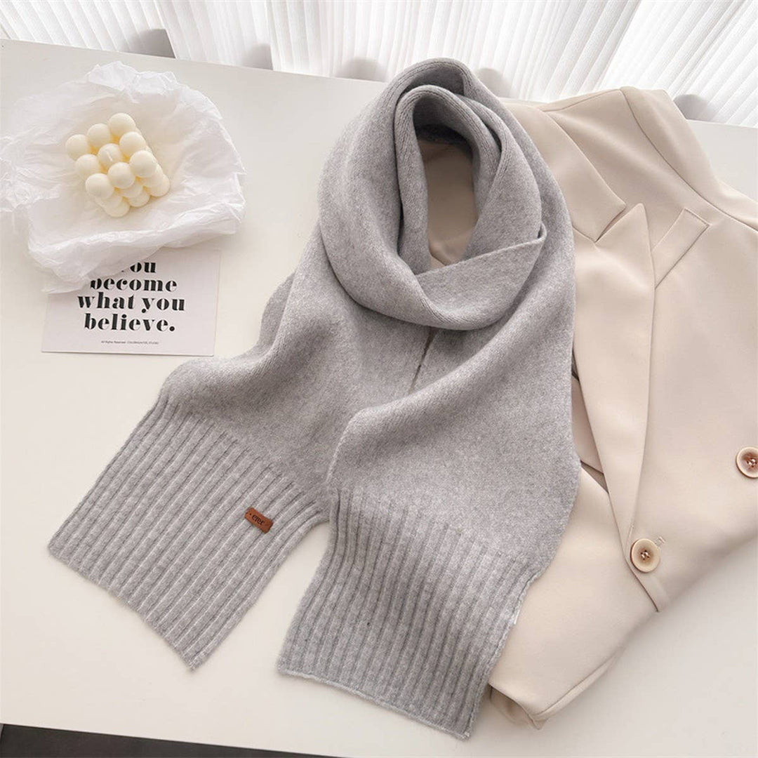Warm Minimalist Wool Wrap Scarf for Fall Days_CWASC2749